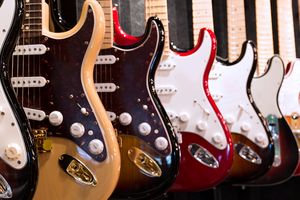 A Guide to Buying a Guitar at a Pawn Shop - Rich's Pawn Shop