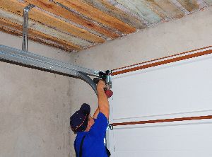 garage repair contractor