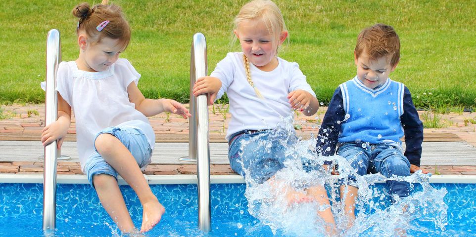 keeping small pool water clean