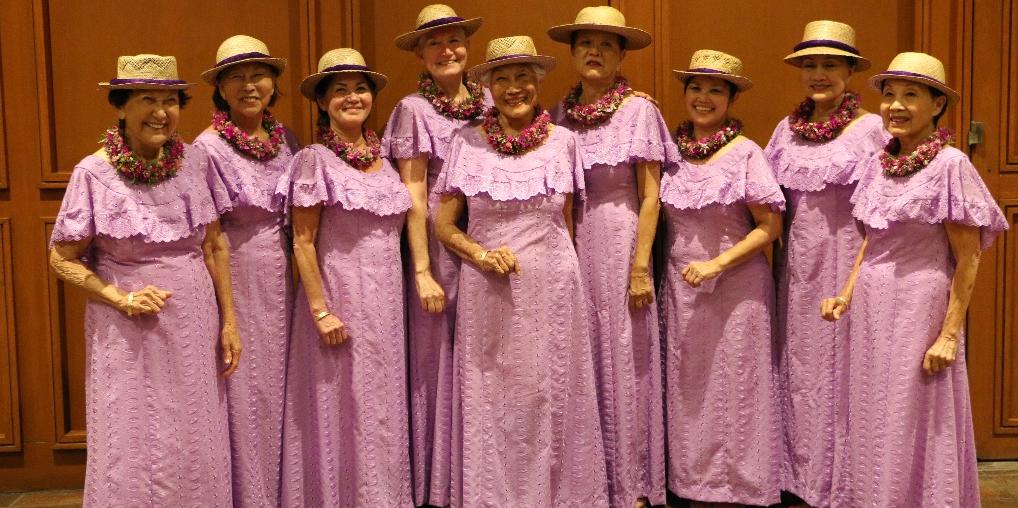 traditional hawaiian clothing for women