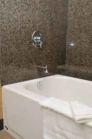 St. Louis, MO bathtub refinishing