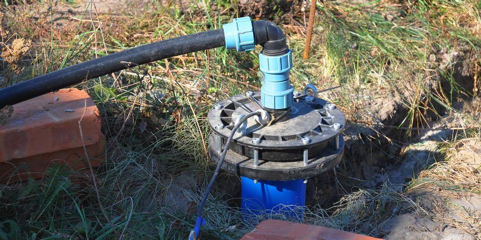 How Do Water Well Pumps & Pressure Tanks Work Together