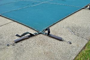 3 Tips for Maintaining Your Pool Cover During the Off