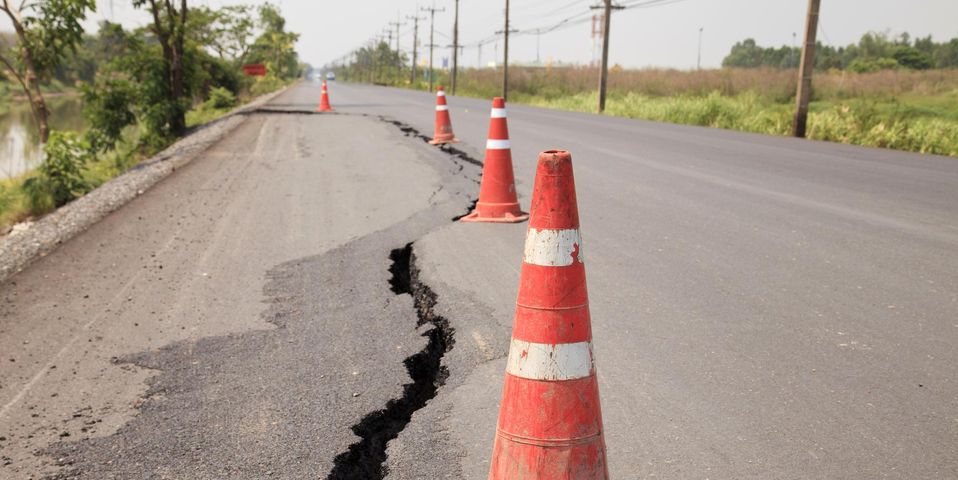 A Guide to Longitudinal Cracking on Roads - Caddo Construction LLC