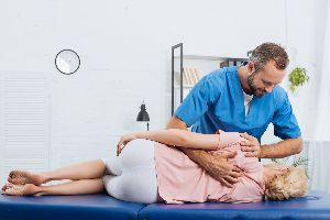 chiropractor-elyria