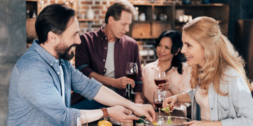 3 Tips for Serving Wine at Your Next Dinner Party - Universal Discount ...