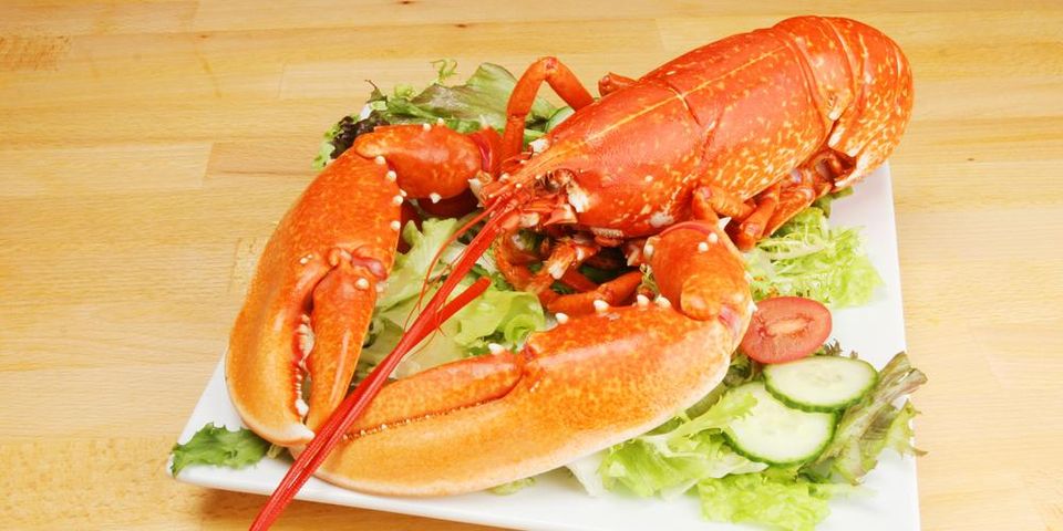 3 Steps to Properly Eating a Lobster When Out to Dinner ...