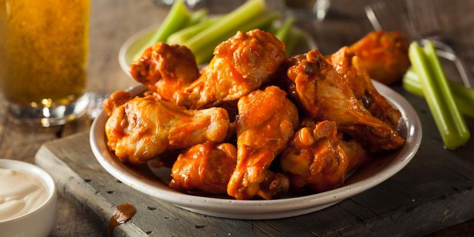 Best Mixed Drinks to Pair With Wings - Buffalo Wild Wings