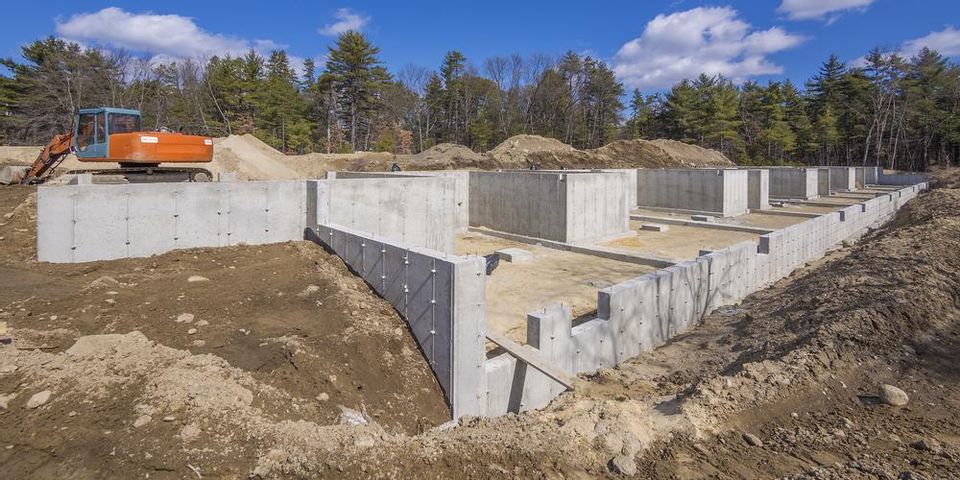 Poured Concrete Walls vs. Block Walls: What’s the Difference? - Armada