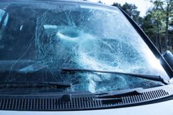 cracked windshield anchorage fairbanks ak