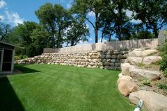 boulder retaining wall