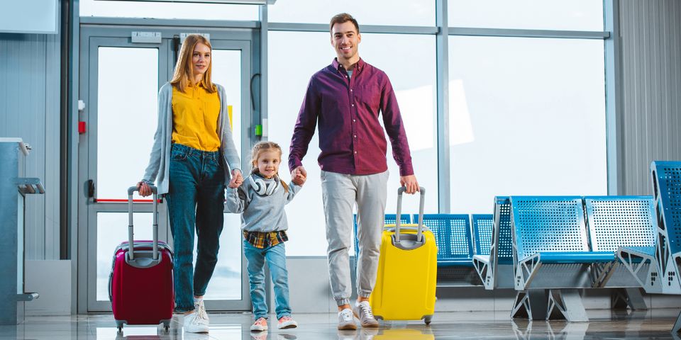 4 Types of Airport Baggage - OMALiNK Airport Shuttle Charter & Town Car ...