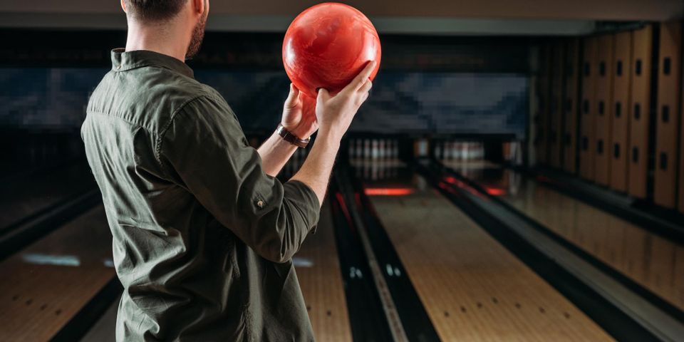 3 Tips To Avoid Bowling Gutter Balls Axis Alley