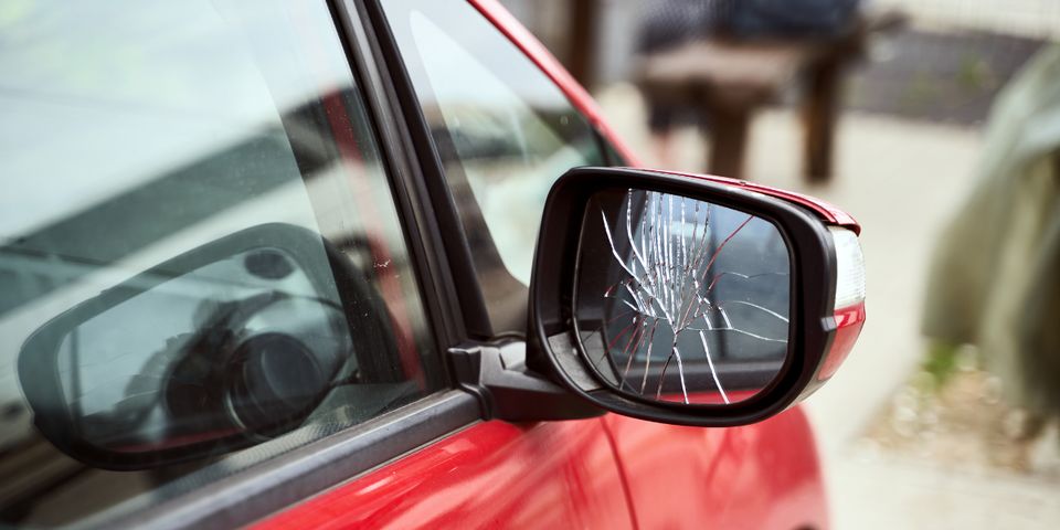 3 Reasons to Repair Your Broken Side-View Mirror - Auto Glass Experts
