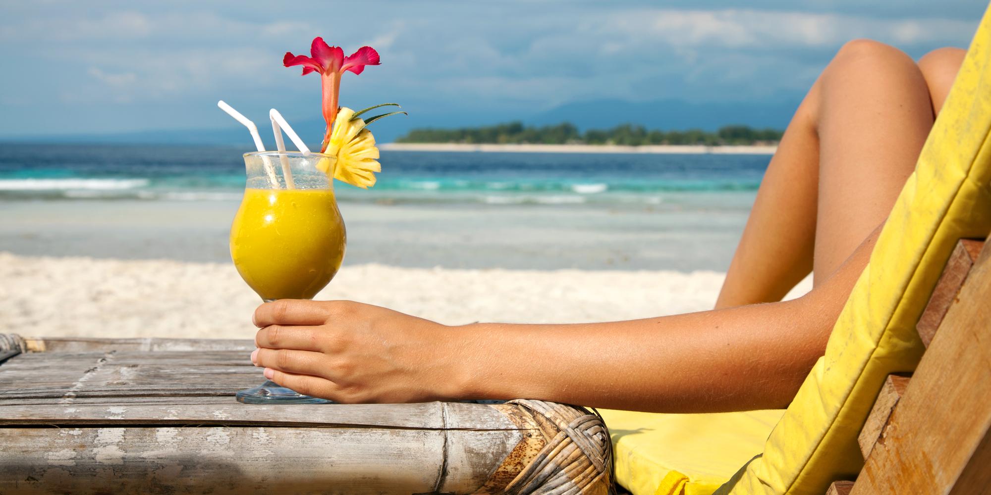 Can You Drink Alcohol on Waikiki Beach?
