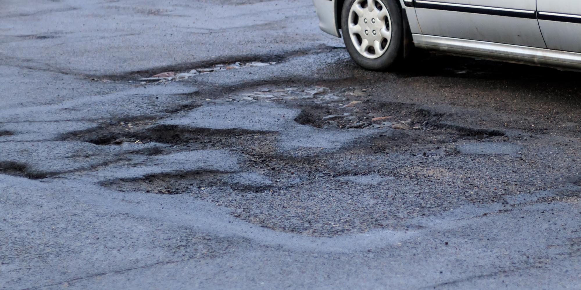 Why Potholes In Your Driveway Are Dangerous - Decca Paving, Inc.