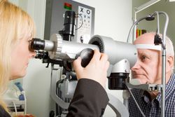 eye-doctor-midwest-eye-center-a-division-of-tristate-centers-for-sight