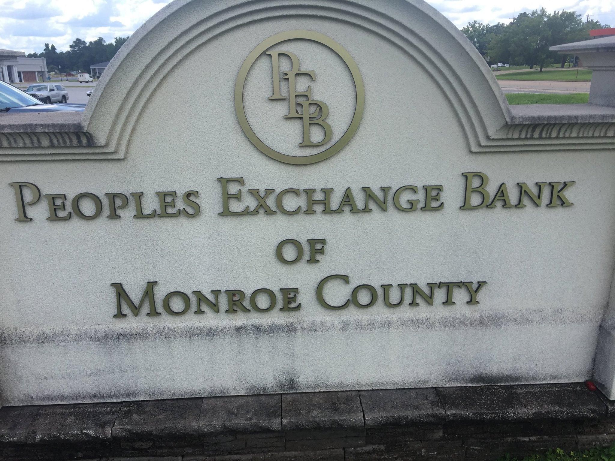 banks in monroeville al