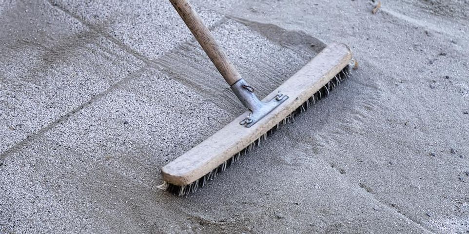 broom finish concrete with