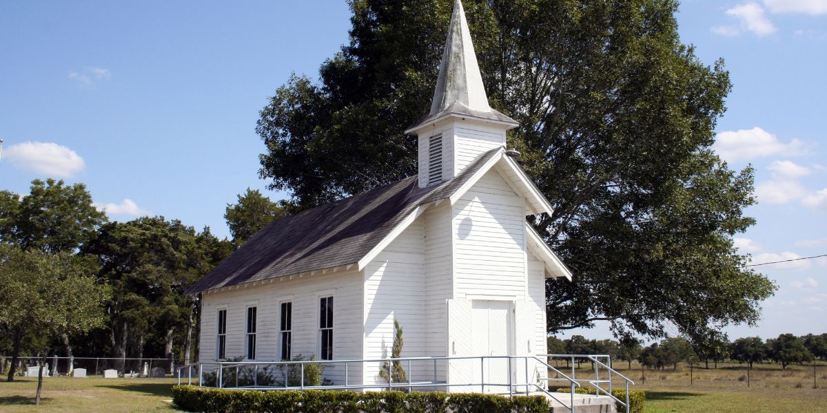 5 Tips To Rejuvenate Your Church's Curb Appeal - A&M Crane And Rigging