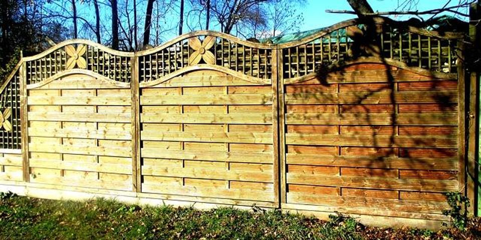4 Tips for Columbia Property Owners to Best Maintain Their Wood Fences ...