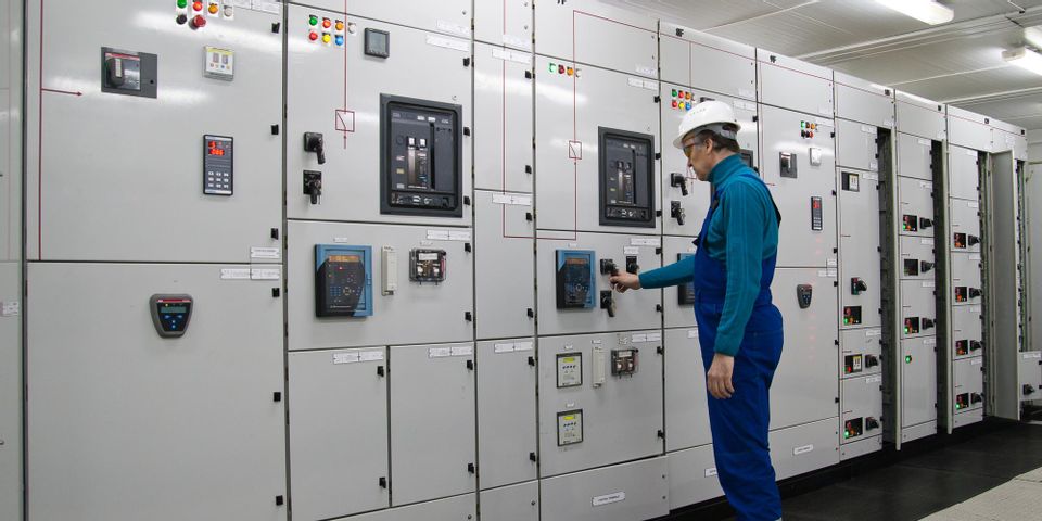5-common-types-of-electrical-switchgear-cda-engineering