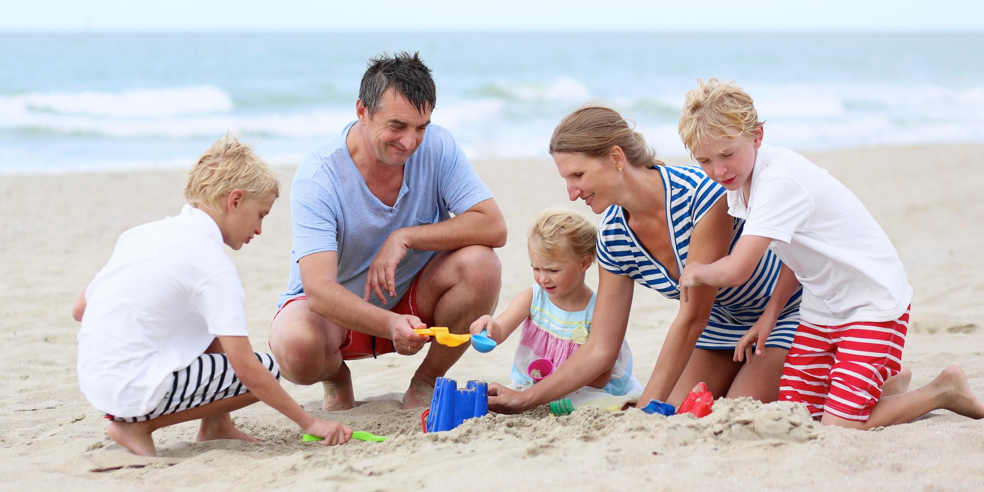 How To Have The Perfect Beach Trip With Kids - Sugar Sands Realty 