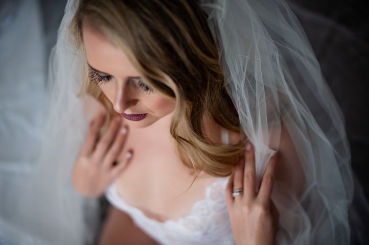 What To Expect From A Bridal Boudoir Photo Shoot Belle Amour Boudoir 8782